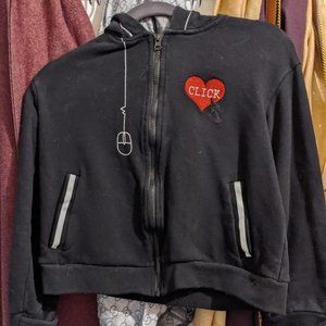 click heart black crop hoodie